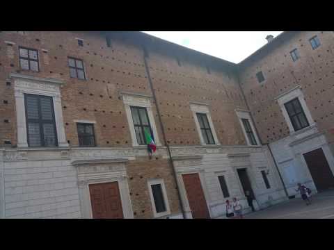 Urbino - piazza Federico da Montefeltro - agosto 2016