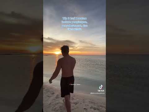 Karimun Jawa, surga tersembunyi yang bikin hati bergetar! 🏝️✨ Siap untuk petualangan seru?