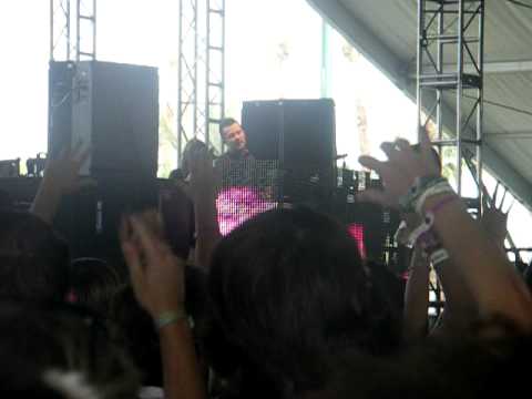 COACHELLA 2010 - Dirty South - It's Too Late Remix