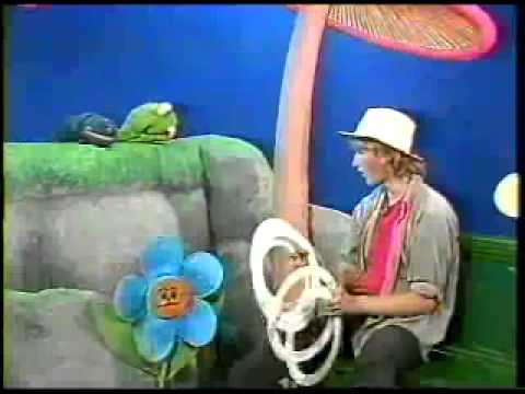 Daniel Menche juggling on Bumpity (1985)