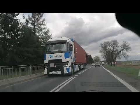 Wrocław, Łagiewniki, DK 8, duży ruch w obie strony VID 20240402 133130