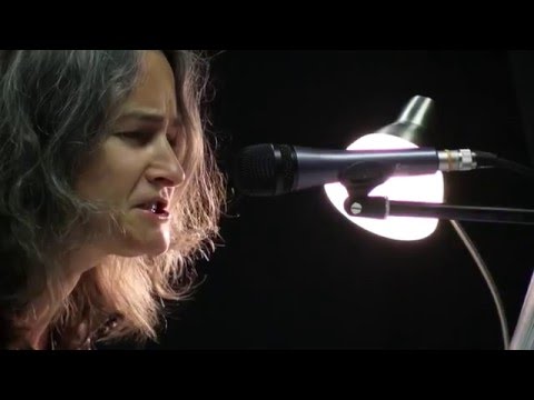 Караоке-вечер поэтессы Веры Павловой