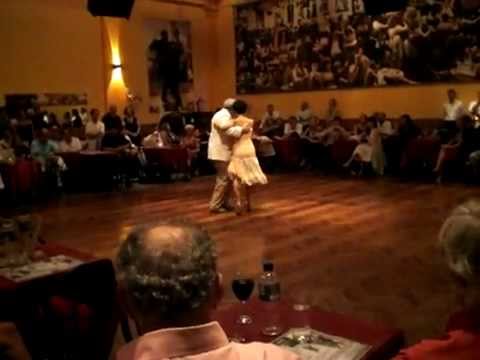 El Pibe Sarandi performance en Salon Canning gen-09