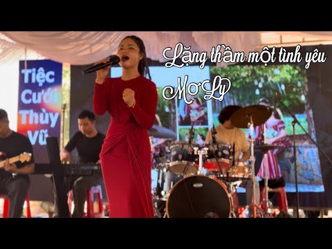 Lặng thầm một tình yêu | MơLy