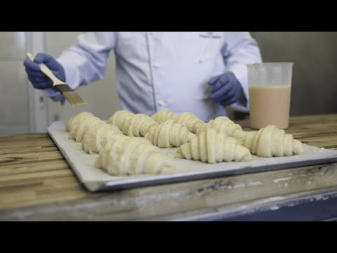 What Is An Egg Wash Substitute? | Knead to Know Basis | BAKERpedia