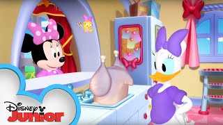 Turkey Time | Minnie&#39;s Bow-Toons | Disney Junior