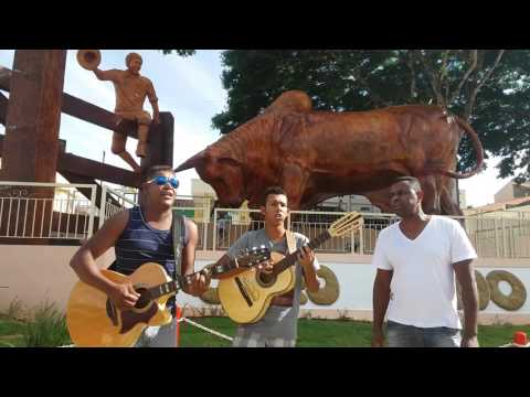 Thiago Reis e Banda lucks homenagem a cidade de ouro fino cantando menino da porteira