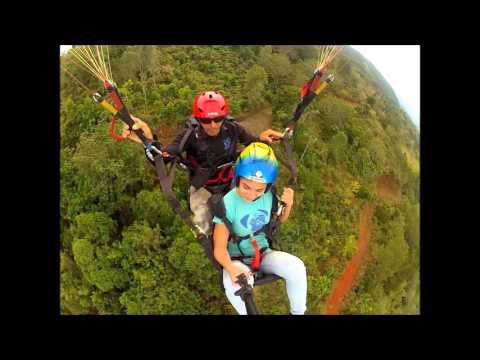 Yudany y Melissa volando con Hawk Paragliding