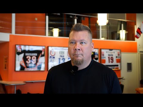 Kerhon kuukausikatsaus - haastattelussa päävalmentaja Jarno Pikkarainen (taltioitu 1.12.)