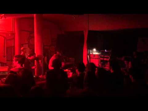 Dubgrow play Parvez' Cantankerous@Dub Up Kortrijk (19-3-2016)