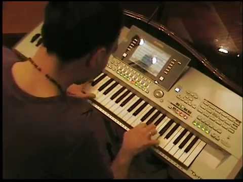 LIVE DJ FLO - Save our souls 2010 - House LIVE on Keyboard Synth