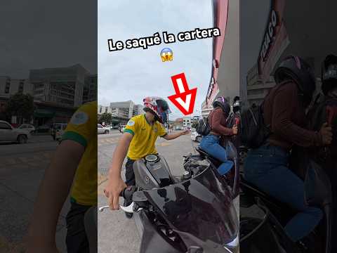 Le ABRÍ el BOLSO y le SAQUÉ la cartera #humor #motos #risas #bromas #bikers