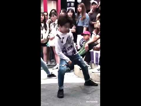 【BOY STORY】HONGDAE BUSKING (cover Mic Drop - BTS) He Xinlong focus