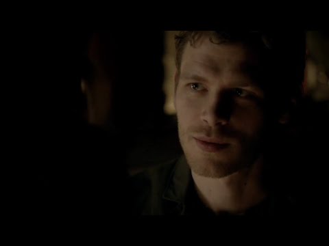 Klaus and Caroline exchange glances | The Vampire Diaries 4x17 (with subtitles)