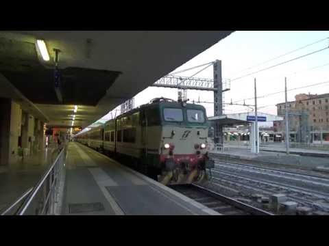 E656.489 sull' EXP 14124 Reggio di Calabria Centrale - Lourdes, in partenza da Roma Ostiense