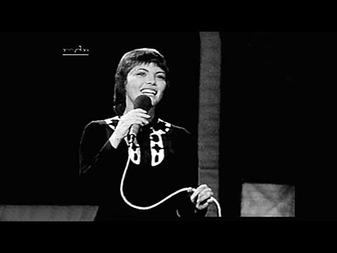 Mireille Mathieu - An Einem Sonntag In Avignon (Gala Abend mit Mireille Mathieu, Leipzig, 1970)