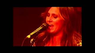 Kasey Chambers- Barricades And Brickwalls (Live)