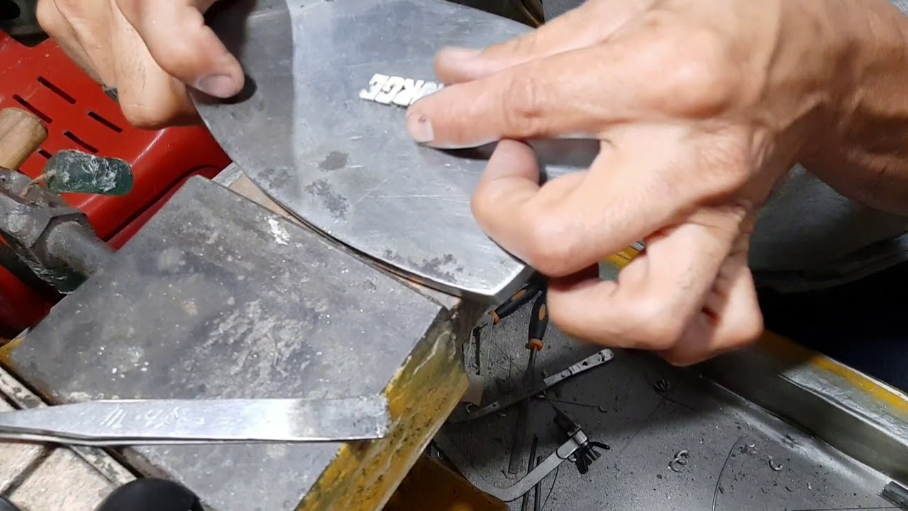 Watch 56-GOLDSMITH tv // nombre en alto relieve para esclaba en metal plata Now 56-GOLDSMITH tv // nombre en alto relieve para esclaba en metal plata