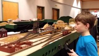 preview picture of video 'Near Sighted Narrow Gaugers Modeling in H0n3, Estes Park Colorado Model RR Show'