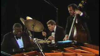 Salute to Bach - Oscar Peterson Trio.