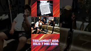 Download lagu Terlambat ada-Kilau Band (Live Akustik) #shorts #shortvideo #laguindonesiaterbaru mp3