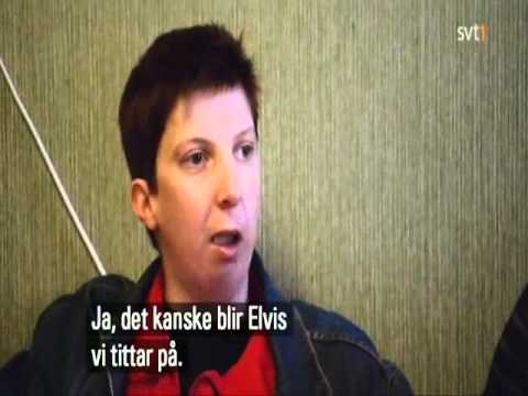 Elvis i glada huddik - Äta knark