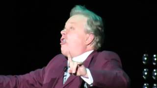 todd Robinson eating bulb