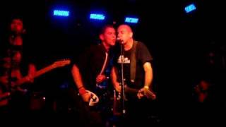 Paul Collins Beat w/ guest Chris Freeman of Pansy Division "Rock & Roll Girl"