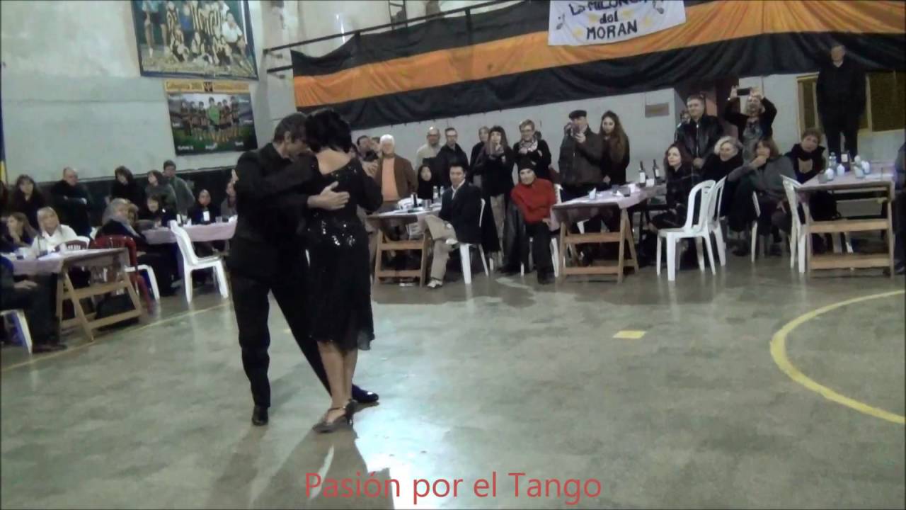 ELINA ROLDAN y ALEJANDRO SUAYA Bailando el Vals ACUERDATE DE MI en LA MILONGA DEL MORAN