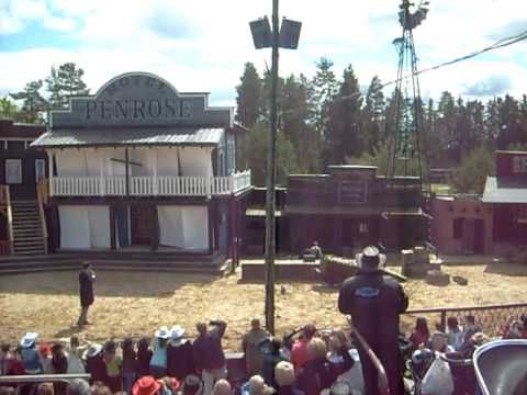 Faller 12 m i ”Bröllop med förhinder -Wild West Stunt Theatre”, sommaren 2009 på High Chaparral.