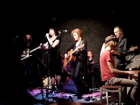 Stina Berge & Kärleken - Väntar på snön - live 2008
