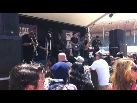 LA BANDA SKALAVERA Live Van's Warped Tour 2011 pt.1