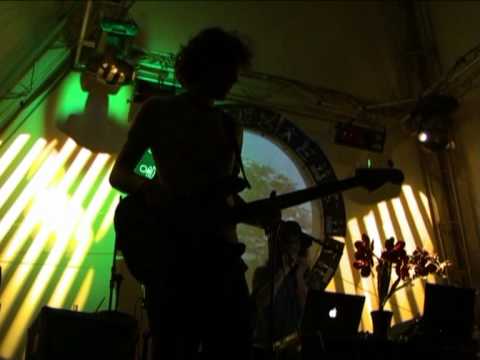 The Amorphous Androgynous.  Live@Earthcore QLD 2005