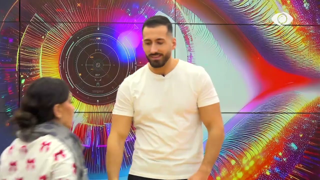 Loja me pantonime/ Amber shpjegon fjalën, banorët shpërthejnë së qeshuri