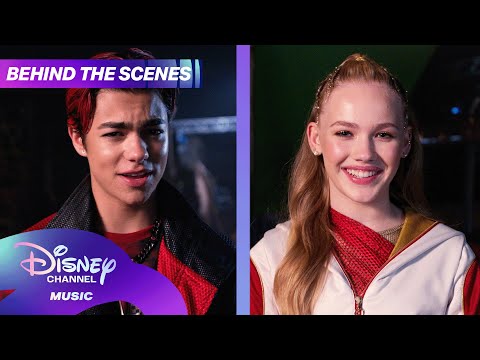 How well do Malachi and Freya know each other?! 🤔❗️ | ZOMBIES 4 | @disneychannelmusic