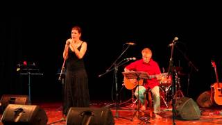 Vestida de nit (Castor Perez i Gloria Cruz)