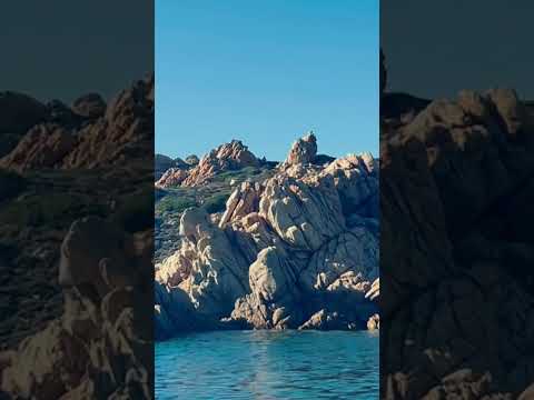 Потрясающая Isola Razzoli#сардиния #италия #travel #shorts #скалы #морскиепрогулки #отдыхвиталии