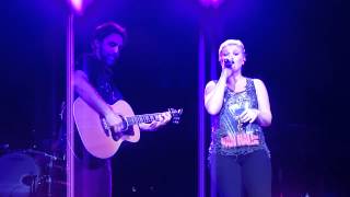 Video thumbnail of "Kelly Clarkson - Stand By Your Man - Noblesville 9/2/12"