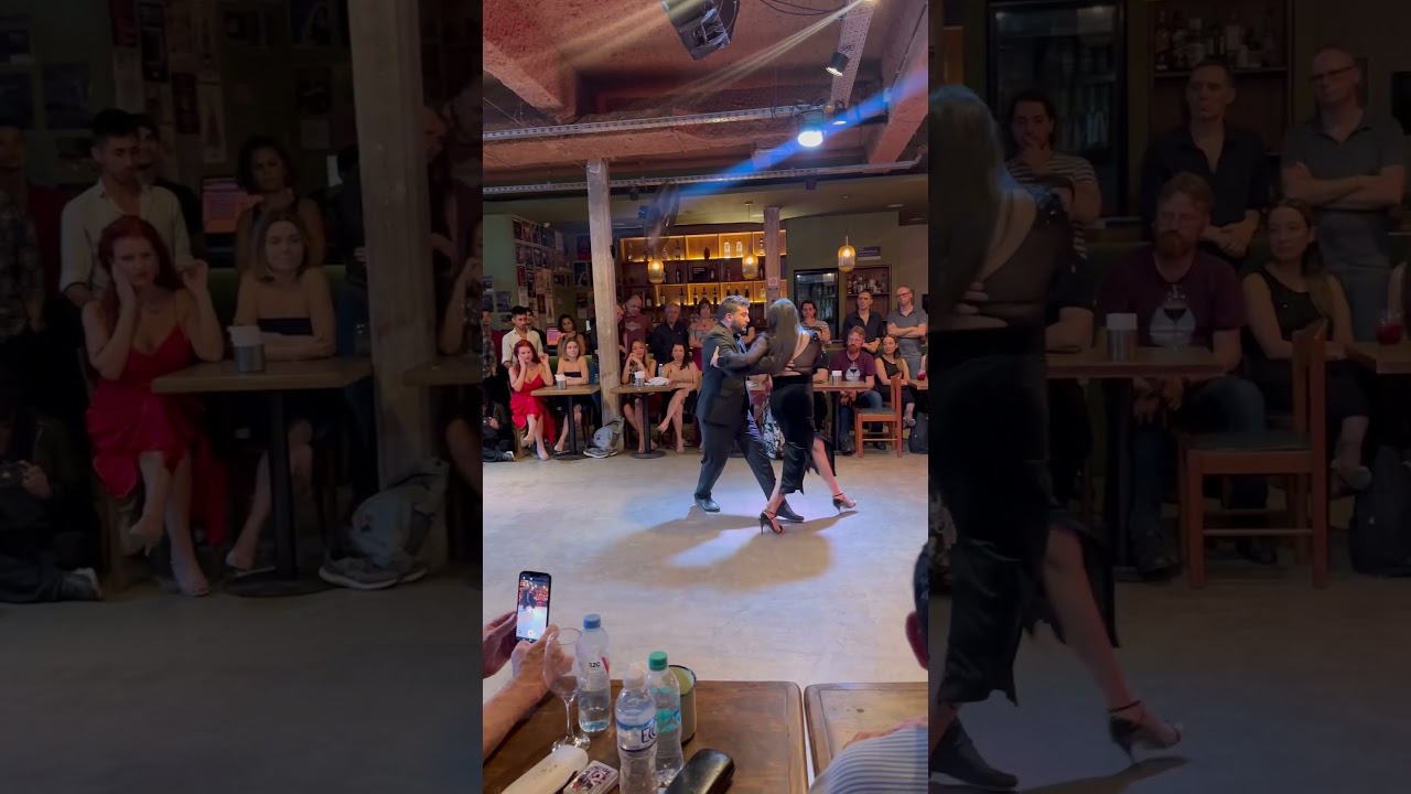 Video thumbnail for Sebastian Arrua & Ines Bogado @ Muy Martes (tango show 1) - Buenos Aires