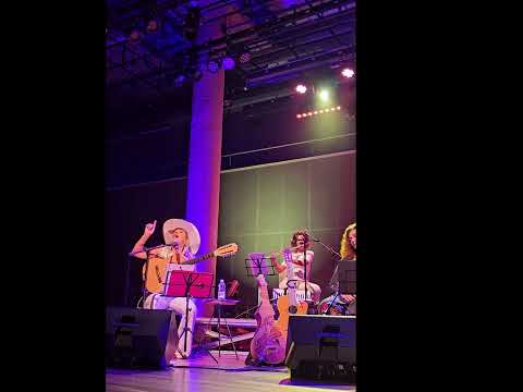 Canarinho do peito amarelo Adriana Farias 100 anos Inezita Barroso