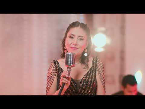 CAMINANDO SOLITA - CARMIN ROJAS LINDO