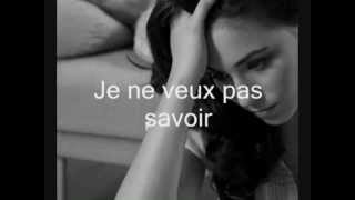 UNE FEMME A QUI L&#39;ON MENT.