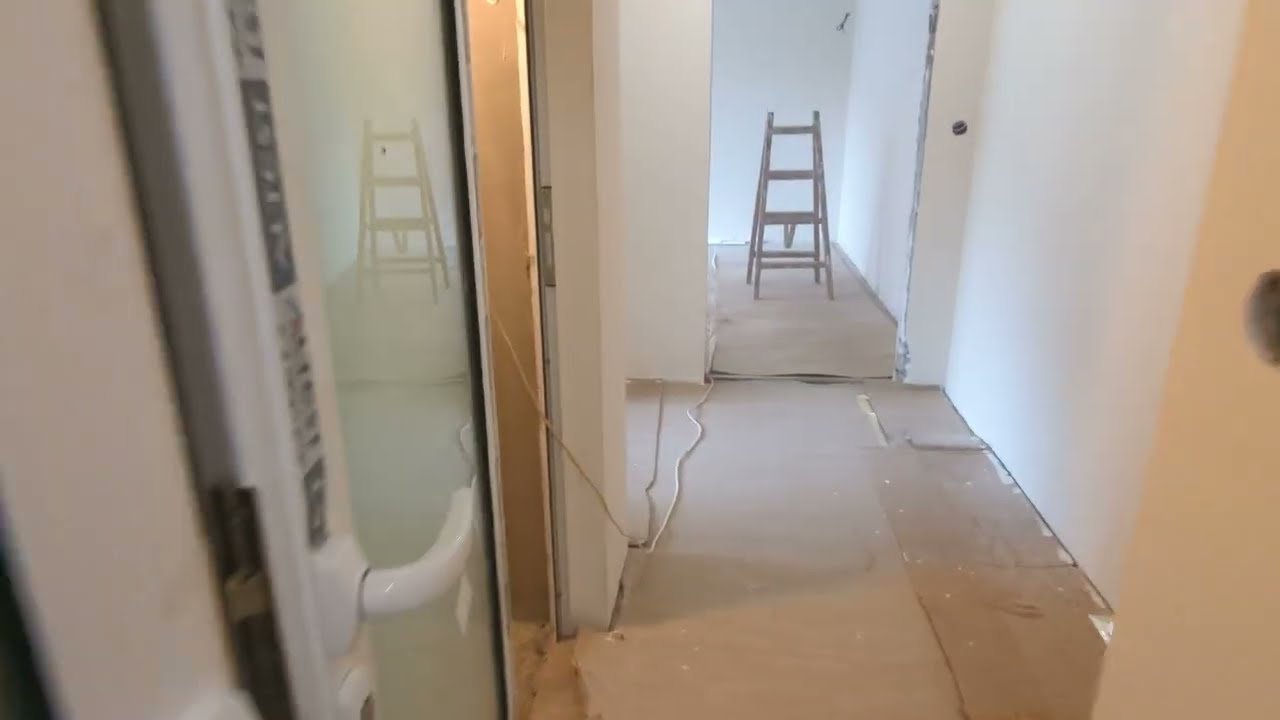 Как изглеждат баните в апартамента за продажба в Оборище