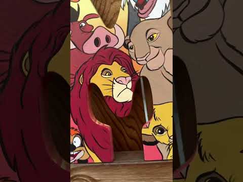 🌅🦁👑🎨✍🏼 #lionking #handpainted #customletters #mateo #smallbusinesses #etsyshop