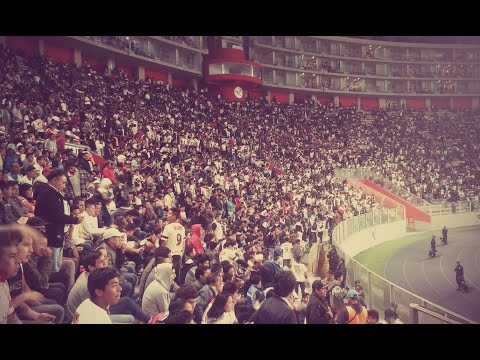 "UNIVERSITARIO vs pavos - TRINCHERA (U) NORTE" Barra: Trinchera Norte • Club: Universitario de Deportes