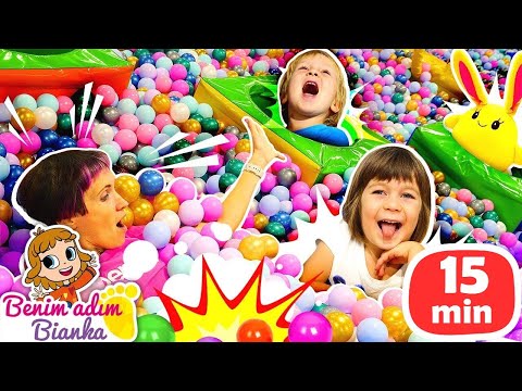 Top havuzu videoları! Çocuklar için oyuncaklarla eğlenceli oyunlar