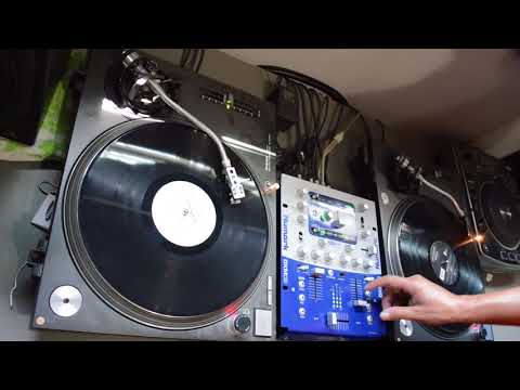 How to Beat Match and mix records (Rough and quick)