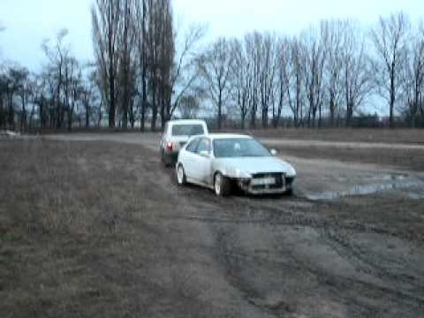 Honda kihúzása a sárból :-)))