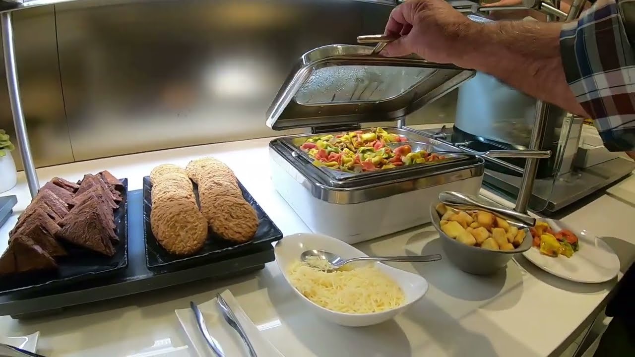 United Airlines United Club thumbnail