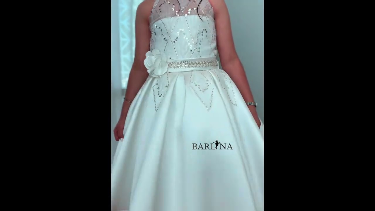 Girls' white dress with belt and side flower - year 1